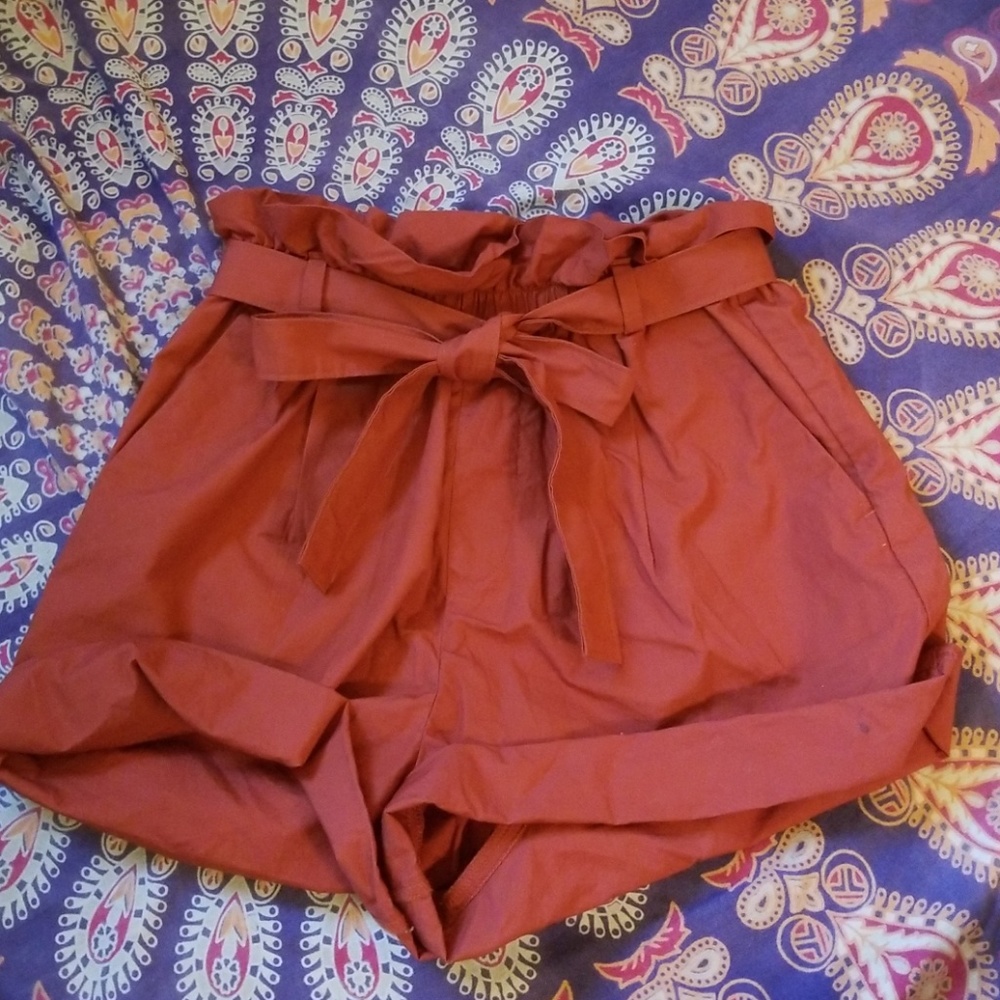 SOLD UNIQLO High-Waisted Paper Bag shorts